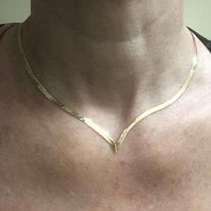 14K Vintage V-Shaped Herringbone Necklace